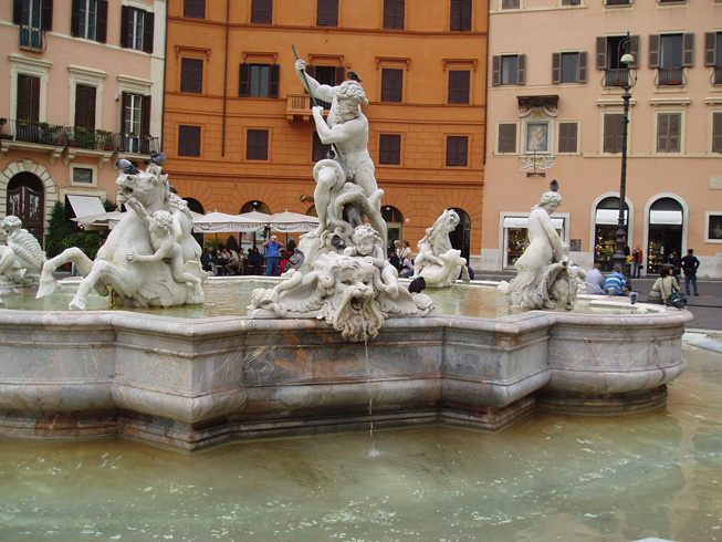 38. Рим. Фонтан на площади Навона, которая считается одной из самых живописных в Риме
